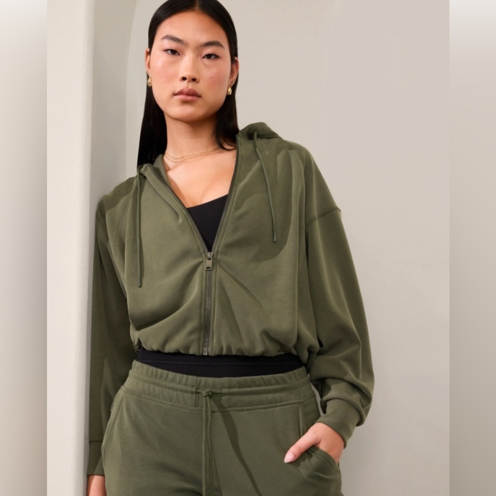 NWT Athleta seasoft bubble hem jacket